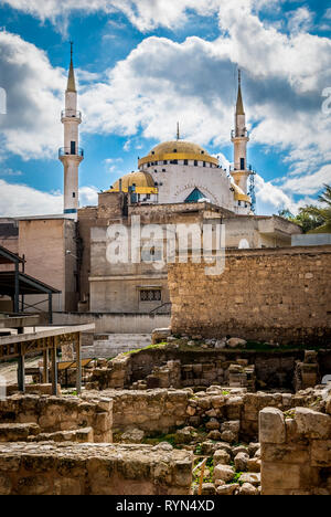 Die Kirche von den Aposteln und Jesus Christus Moschee in Madaba, Jordanien, Naher Osten Stockfoto