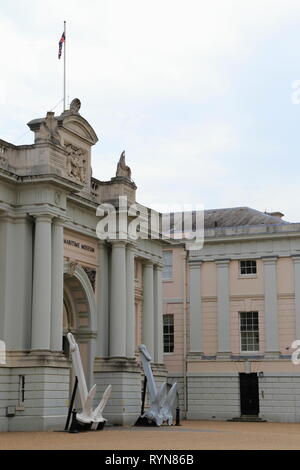 Teil der Fassade des National Maritime Museum in Greenwich, London, Vereinigtes Königreich. Stockfoto