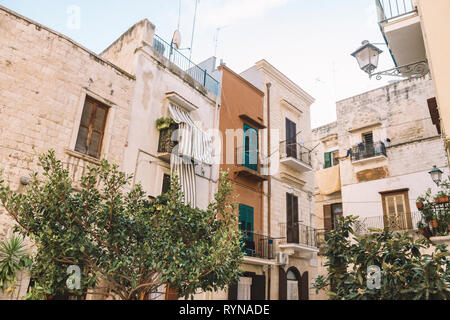 Malerische kleine Stadt street view in Bari, Apulien, Süditalien. Stockfoto