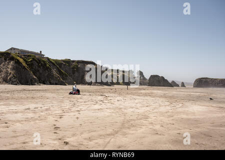 Schönen Sommertag am Sand Dollar Strand in Big Sur, Kalifornien auf den Pazifischen Ozean. Stockfoto