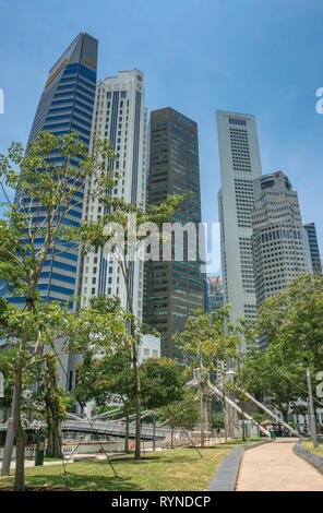 Blick Richtung Raffles Place von Kaiserin Rasen, Singapur Stockfoto