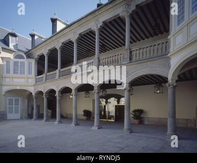 Innenraum - PATIO DE LOS AUSTRIAS - VISTA DE UN-LATERAL-. Lage: PALACIO REAL DE EL PARDO. MADRID. Spanien. Stockfoto