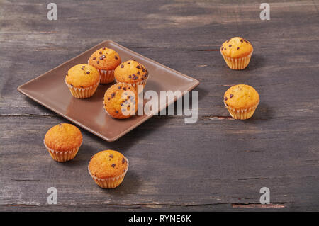 Lecker mit Schokolade Geschmack Muffins für Frühstück Stockfoto