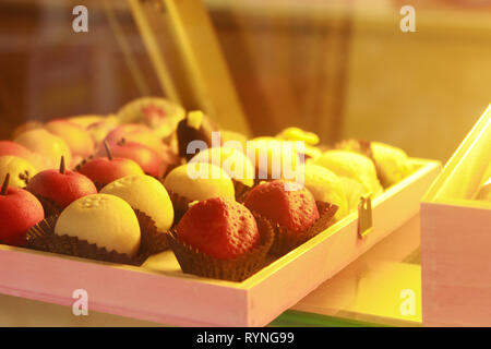 Marzipan Früchte in einem Shop Stockfoto