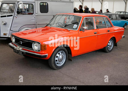 Eine klassische schwedische, UK registriert 1972 Volvo 144 DL Auto an ein klassisches Fahrzeug zeigen an drei Grafschaften Showground, Malvern, Worcestershire, England, UK. Stockfoto