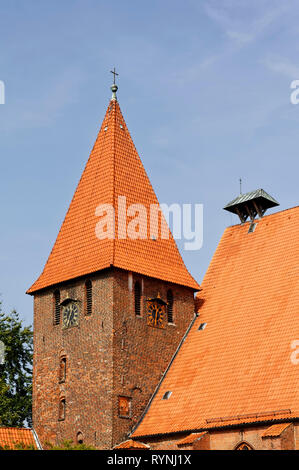 Stift Ebstorf: Kirchturm der Äbtisskirche St. Mauritius, Heide, Landkreis Uelzen, Niedersachsen, Deutschland Stockfoto