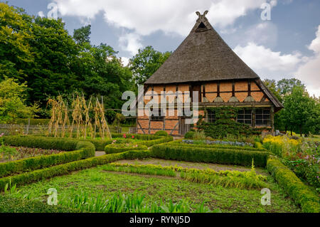 Museumsdorf Hösseringen (Teil von Suderburg) in der Heide: Brümmerhof (Bauernhaus aus dem 17. Jahrhundert), Landkreis Uelzen, Niedersachsen, Deutschland Stockfoto