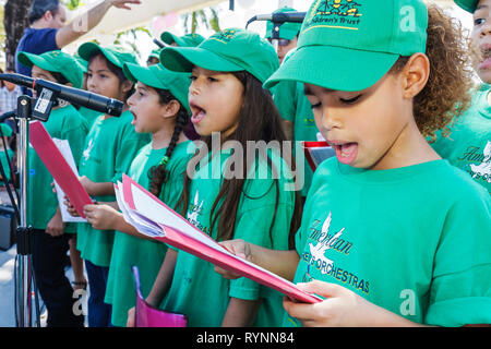 Miami Florida, Little Havana, Jose Marti Park, United Hearts Family Festival, Festivals, Feier, Messe, Gemeinschaftsveranstaltung, American Children's Orchestra für Stockfoto