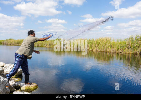 Florida Collier County, Everglades, Big Cypress National Preserve, Alligator Alley, Interstate 75, sah Gras, Feuchtgebiet, Kanal, Süßwasserfischen, Erholung, Ein Stockfoto