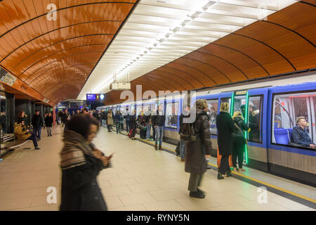 München, München: U-Bahnhof Marienplatz in Oberbayern, München, Oberbayern, Bayern, Bayern, Deutschland Stockfoto