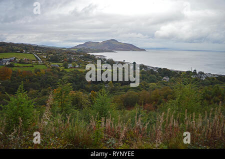 Riesen Gräber zu Fuß Largymore mit Blick über Whiting Bay Stockfoto