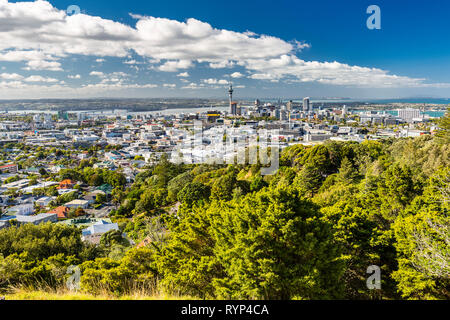 Mt Eden Vulkankegel und Blick auf Auckland City, Neuseeland Stockfoto