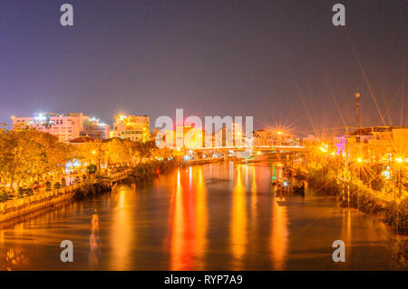 Eine Nacht in der Stadt Bac Lieu, Vietnam, Friday‎, ‎March‎ ‎ ‎ ‎ 15, 2019 Stockfoto