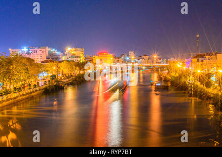 Eine Nacht in der Stadt Bac Lieu, Vietnam, Friday‎, ‎March‎ ‎ ‎ ‎ 15, 2019 Stockfoto