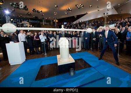 Amsterdam, Niederlande. 14. Mär 2019. König Willem-Alexander der Niederlande am Auge Filmmuseum Amsterdam, am 14. März 2019, die Feier von 100 Jahren Luftfahrt in den Niederlanden zu besuchen. KLM, NLR - Niederlande Zentrum für Luft- und Raumfahrt und GKN Fokker existieren im Jahr 2019 hundert Jahre Foto: Albert Ph-van der Werf/Niederlande/Point de Vue | Quelle: dpa Picture alliance/Alamy leben Nachrichten Stockfoto