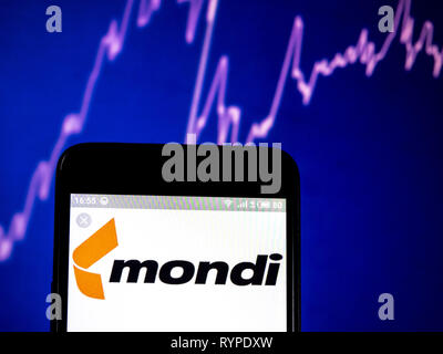 In der Ukraine. 14 Mär, 2019. Mondi Group Logo gesehen auf einem Smartphone angezeigt. Quelle: Igor Golovniov/SOPA Images/ZUMA Draht/Alamy leben Nachrichten Stockfoto