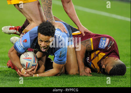 Huddersfield, Großbritannien. 14. März 2019. John Smiths Stadium, Huddersfield, England; Rugby League Betfred Super League, Huddersfield Giants vs St. Helens; Saint's Regan Grace feiert einen zweiten Halbwertsversuch. Kredit: Dean Williams/Alamy Live Nachrichten Stockfoto