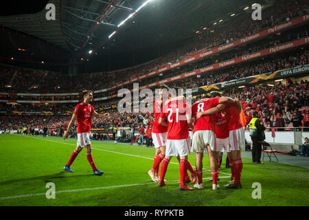 SL Benfica Team feiert das dritte Ziel während der Europa League 2018/2019 Fußball-Match zwischen SL Benfica vs GNK Dinamo Zagreb. (Final Score: SL Benfica 3 - 0 GNK Dinamo Zagreb) Stockfoto