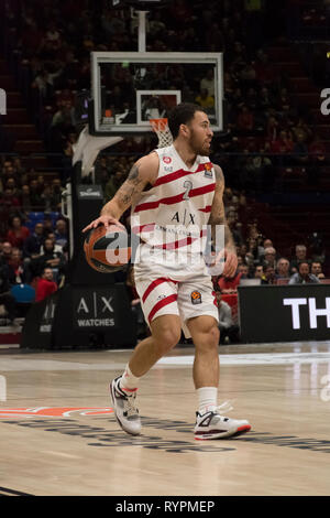 Mailand, Italien. 14 Mär, 2019. Mike James, #2 von AX Armani Exchange Olimpia Milano während des 2018/2019 Turkish Airlines EuroLeague Saison Runde 26 Spiel zwischen AX Armani Exchange Olimpia Milano und Olympiakos Piräus an Mediolanum Forum in Mailand. Final Score: Olimpia Milano 66 - 57 Olympiakos Piräus Credit: Stefanos Kyriazis/Alamy leben Nachrichten Stockfoto