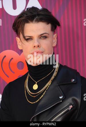 Los Angeles, CA, USA. 14 Mär, 2019. Bei der Ankunft für 2019 iHeartRadio Music Awards - Teil 2, Microsoft Theatre, Los Angeles, CA März 14, 2019 Yungblud. Credit: Elizabeth Goodenough/Everett Collection/Alamy leben Nachrichten Stockfoto