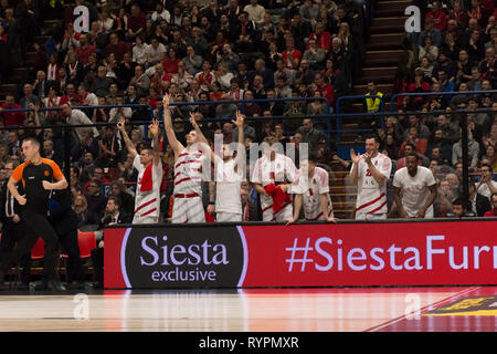 Mailand, Italien. 14 Mär, 2019. AX Armani Exchange Olimpia Milano während des 2018/2019 Turkish Airlines EuroLeague Saison Runde 26 Spiel zwischen AX Armani Exchange Olimpia Milano und Olympiakos Piräus an Mediolanum Forum in Mailand. Final Score: Olimpia Milano 66 - 57 Olympiakos Piräus Credit: Stefanos Kyriazis/Alamy leben Nachrichten Stockfoto
