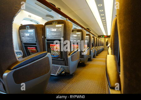 OSAKA, Japan-23 FEB 2019 - Innenansicht eines High speed bullet Shinkansen Zug vom JR-Bahnhof in Japan. Stockfoto