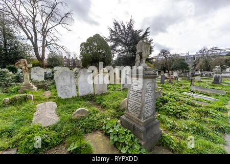 Brompton Friedhof. Im Jahre 1840 als kommerzielle Friedhof eröffnet wurde, gibt es nur sehr wenige Arme hier begraben. London. Großbritannien Stockfoto