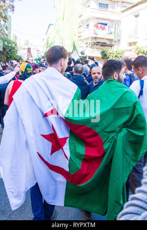 Algier, Algerien - 01. März 2019: 1 nd Freitag von Protest in Algerien, fordern die Rücknahme der curren Präsident. Stockfoto