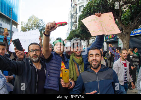 Algier, Algerien - 01. März 2019: 1 nd Freitag von Protest in Algerien, fordern die Rücknahme der curren Präsident. Stockfoto