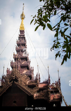 Shwe Inn Bin Teakholz Kloster in der Nähe von Mandalay in Myanmar Stockfoto