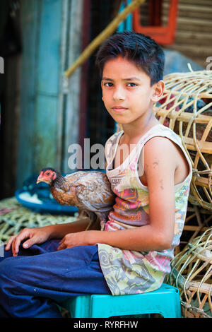 Ein junge Hühner verkauft in 26 Street Market, Yangon, Myanmar Stockfoto