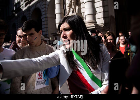 Foto LaPresse/Marco Alpozzi 15 Marzo 2019 Turin (Italia) Cronaca Sciopero Mondiale per il Futuro Chiediamo azioni Beton pro il Clima Nella Foto: Chiara Appendino incontra i manifestanti Foto LaPresse/Marco Alpozzi März 15, 2019 Turin (Italien) News Global Strike für Klima In der Pic: Chiara Appendino Stockfoto