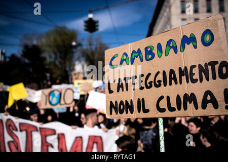 Foto LaPresse/Marco Alpozzi 15 Marzo 2019 Turin (Italia) Cronaca Sciopero Mondiale per il Futuro Chiediamo azioni Beton pro il Clima Nella Foto: un momento del corteo Foto LaPresse/Marco Alpozzi März 15, 2019 Turin (Italien) News Global Strike für Klima In der Pic: ein Moment der Streik Stockfoto