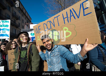 Turin, Piemont, Italien. 15 Mär, 2019. Turin, Italy-March 15, 2019: Demonstration für Klima Credit: Stefano Guidi/ZUMA Draht/Alamy leben Nachrichten Stockfoto