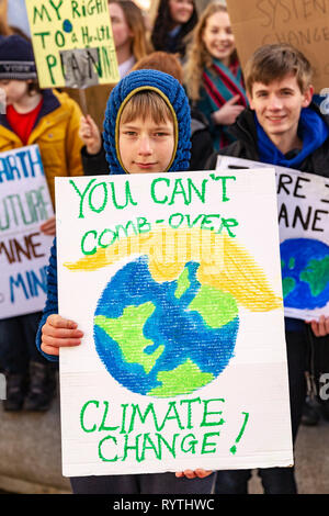 Kornmarkt, Belfast, UK. 15 Mär, 2019. Jugend Streik 4 Klima Protest in Belfast Studenten aus rund 30 Städten und Gemeinden im gesamten Vereinigten Königreich fehlen Schule gegen den Klimawandel zu protestieren. Demonstrationen in Gebieten wie London, Bristol, Belfast Credit statt: Bonzo/Alamy leben Nachrichten Stockfoto