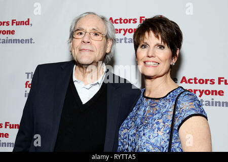 Nach der Party zum 40 jährigen Jubiläum Reunion Konzert der Sie spielen unser Lied zu profitieren Die Schauspieler Fonds bei John's Pizzeria statt. Mit: Robert Klein, Lucie Arnaz Wo: New York, New York, United States Wenn: 12 Feb 2019 Credit: Joseph Marzullo/WENN.com Stockfoto