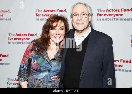 Nach der Party zum 40 jährigen Jubiläum Reunion Konzert der Sie spielen unser Lied zu profitieren Die Schauspieler Fonds bei John's Pizzeria statt. Mit: Debbie Gravitte, Robert Klein Wo: New York, New York, United States Wenn: 12 Feb 2019 Credit: Joseph Marzullo/WENN.com Stockfoto