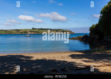 Einsame Bucht an der Mündung des Helford River in Cornwall, England, Großbritannien Stockfoto