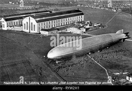 Verkehr/Transport, Luftfahrt, Zeppelin, Zeppelin, LZ 127 "Graf Zeppelin" für die delag, Landung in Friedrichshafen, Postkarte, ca. 1930,- Additional-Rights Clearance-Info - Not-Available Stockfoto