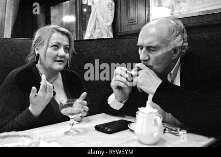 Michel Piccoli und Marianne Sägebrecht auf dem Satz der Film 'Martha et moi" unter der Regie von Jiri Weiss. Prag, 1989 Stockfoto