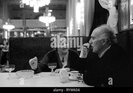 Michel Piccoli und Marianne Sägebrecht auf dem Satz der Film 'Martha et moi" unter der Regie von Jiri Weiss. Prag, 1989 Stockfoto