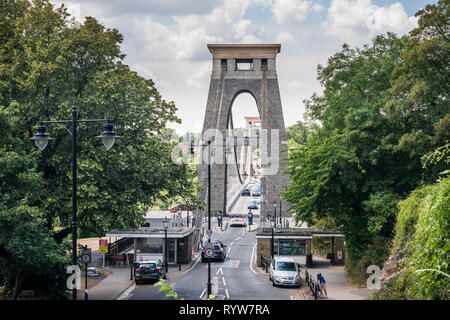 Die Clifton Suspension Bridge spanning Avon Gorge und den Fluss Avon, Bristol, Großbritannien Stockfoto