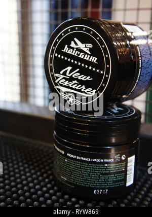 Pomade starke Firme halten. trendige barbershop Styling. Gel für männliche Styling - hairgum. Stockfoto