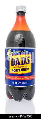 Winneconne, WI - 10 März 2019: eine Flasche Vatis altmodische Root Beer auf einem isolierten Hintergrund Stockfoto