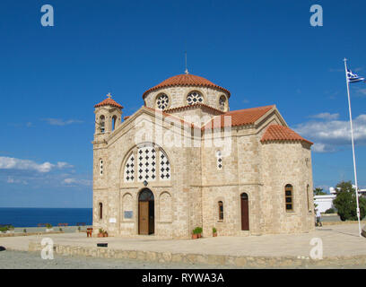 Orthodoxe Kirche von St. George, der am Ufer des Meeres, in der Nähe von Paphos, raucherregelung Stockfoto