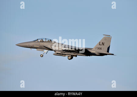 USAF F-15 E Strike Eagle Landing an RAF Lakenheath in Suffolk. Stockfoto