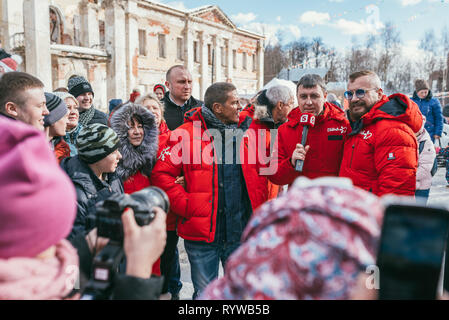 REGION MOSKAU, FRJASINO, GREBNEVO IMMOBILIEN - 09.MÄRZ 2019: Samy Naceri französische Star und Schauspieler von Taxi Filme und sein Bruder Bibi Nacery Besuch der Stockfoto