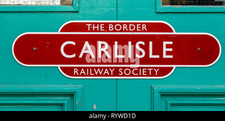 Typenschild auf bürotür der Grenze Railway Society an der Carlisle Citadel Railway Station, Carlisle, Cumbria, England, Großbritannien Stockfoto