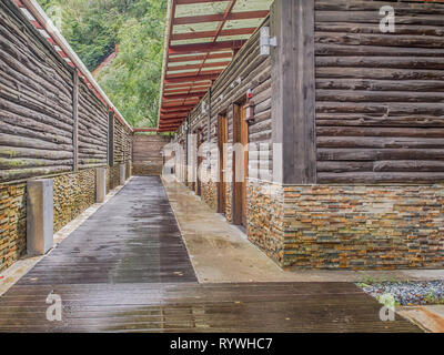 Taiping-Berg, Taiwan - 15. Oktober 2016: Private Thermalquelle im Hot Spring Resort in Taiping Berg Hütte. Renze Thermalquelle Kabine Stockfoto