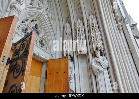 DURHAM, NC-23 FEB 2019 - Blick auf die Duke Kapelle, eine Kirche in der Mitte der Duke University Campus, eine private Forschung Universität. Stockfoto